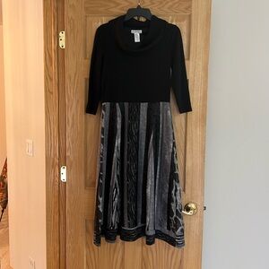 Robbie Bee - Beautiful Dress - Cowl Neck - 3/4 Sleeves - Black & Gray - Medium